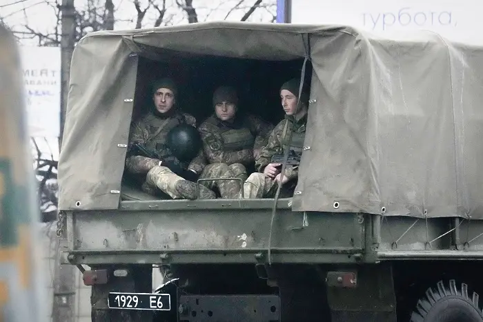 Поне 40 войници и 10 цивилни са убити в Украйна