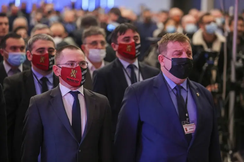 Триумвират ще управлява вече ВМРО