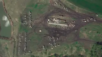 Пламна склад за боеприпаси в Русия до границата с Украйна