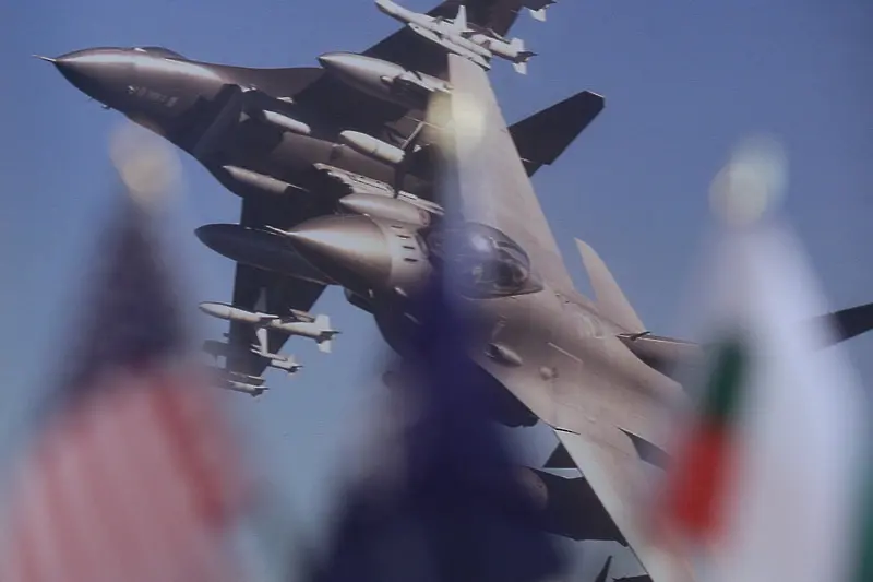 Заместваме F-16, Петков проверява Турски поток за корупция