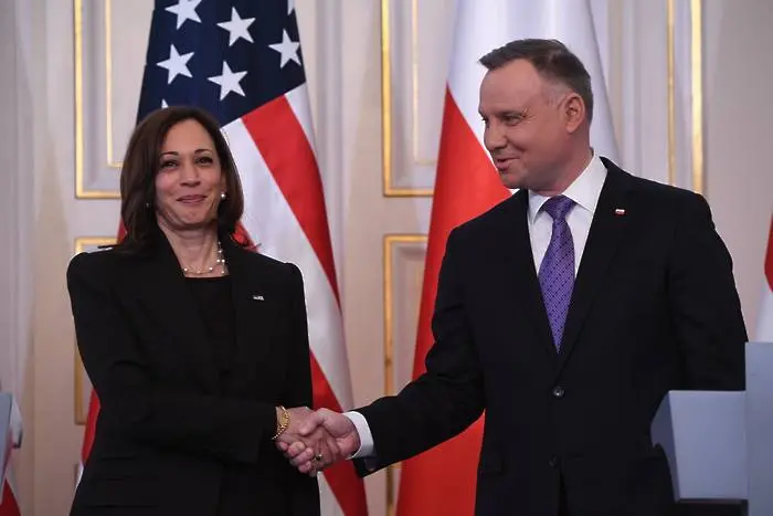 Полша готви предложение за мироопазваща мисия на НАТО в Украйна