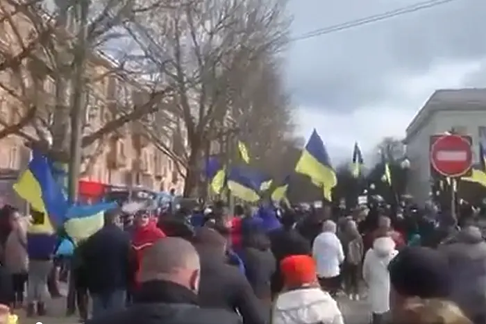 Украйна: Русия подготвя фалшив референдум в Херсон