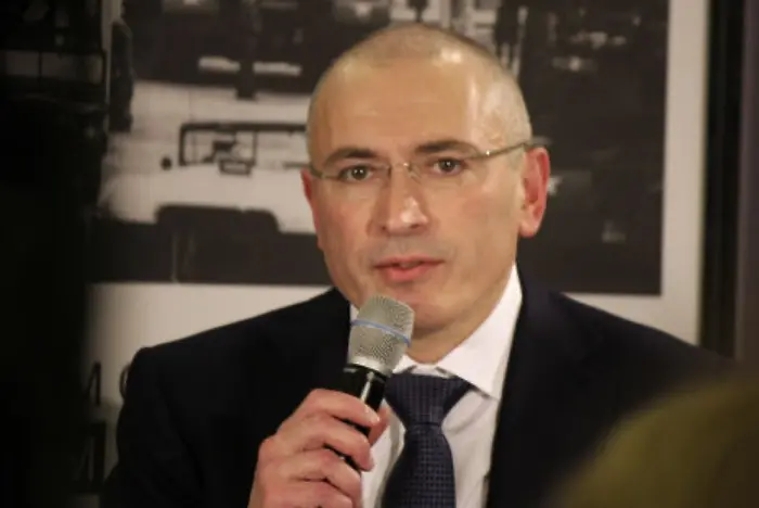 Ходорковски за рублата: Това е обида за хартията