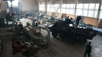 Русия обстрелва завод за танкове в Киев
