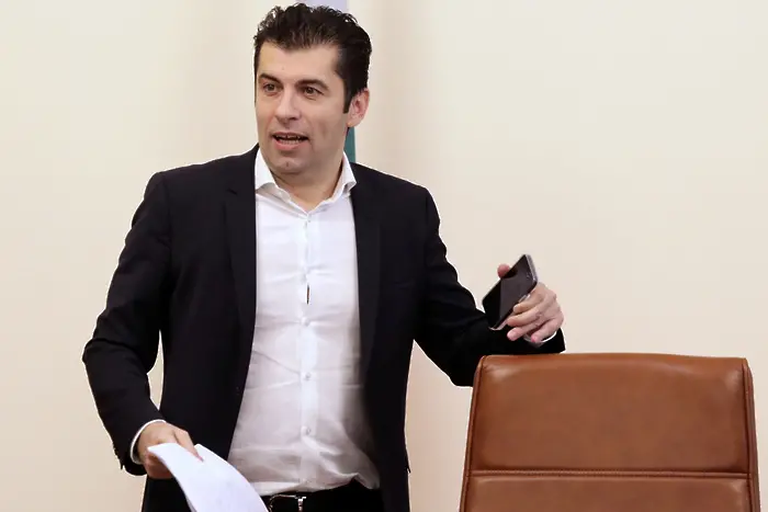 Кирил Петков за Северна Македония: Всичко да отива в парламента