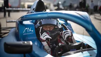 Никола Цолов с първа победа във Формула 4