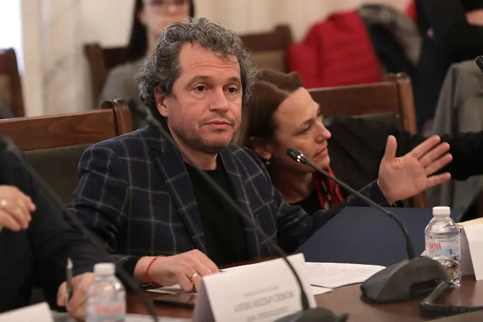 Тошко Йорданов: Правителството избяга зад парламента за Украйна