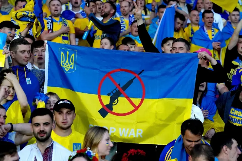 Пеле призова инвазията да спре - преди победата на Украйна в Глазгоу (СНИМКИ)