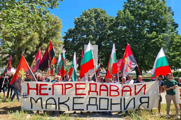 ВМРО блокира пътя за Кресна