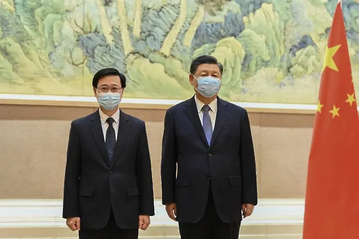 Си: Истинската демокрация в Хонконг започна след връщането му в Китай
