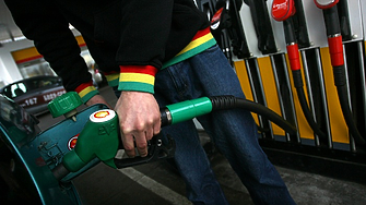 Бензинът в Унгария - € 1.29, дизелът в Северна Македония - 1.55 евро