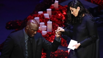 Близки на загинали в катастрофата с хеликоптер с баскетболиста Коби Брайънт