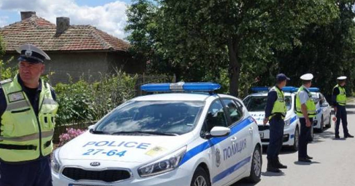 В 13:00 ч днес всички автопатрули на полицията да спрат