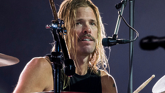 Разплакването на Дейв Грол което почти го задави и му