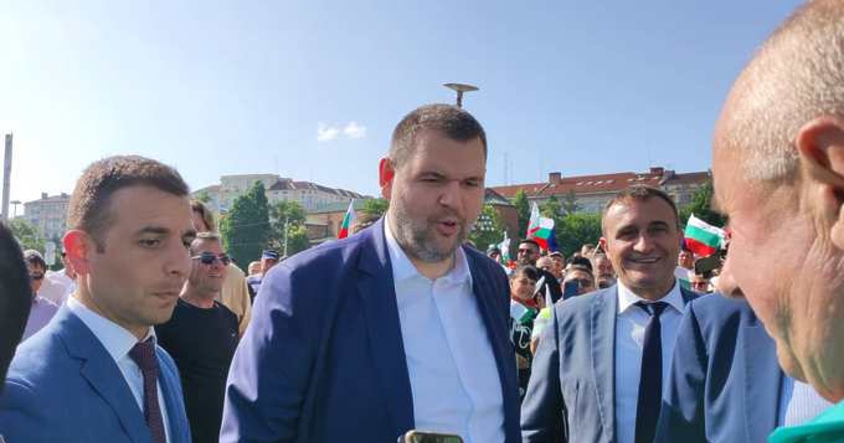 Делян Пеевски отново е водач на две листи на ДПС,