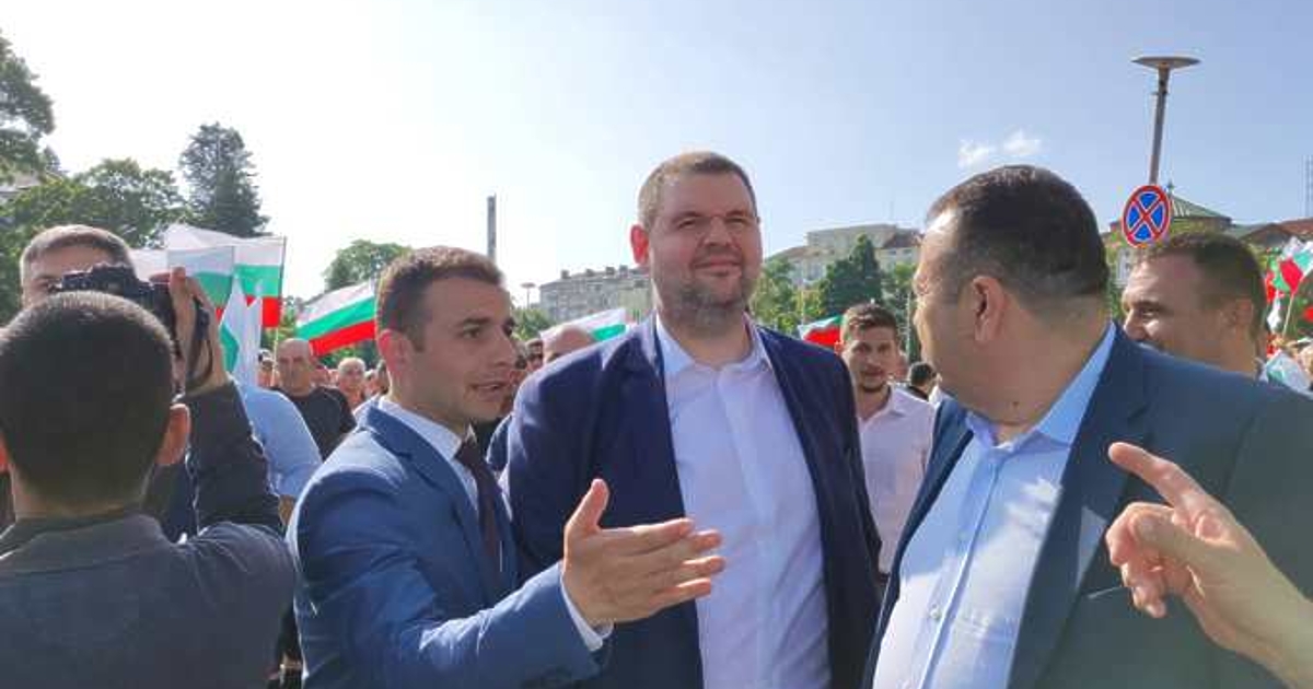 Лидерът на ДПС Мустафа Карадайъ е водач на листите на