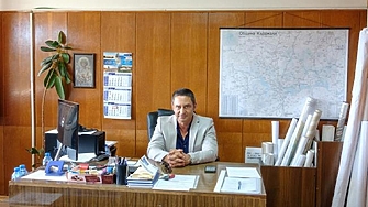 Арестуван е главният архитект на община Кърджали Делин Запартов Това съобщиха