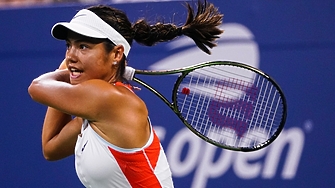 Миналогодишната шампионка Ема Радукану отпадна още в първия кръг на