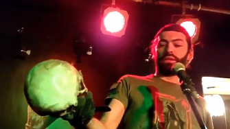 Популярният руски политтехнолог Игор Мангушев представи на сцена в Русия