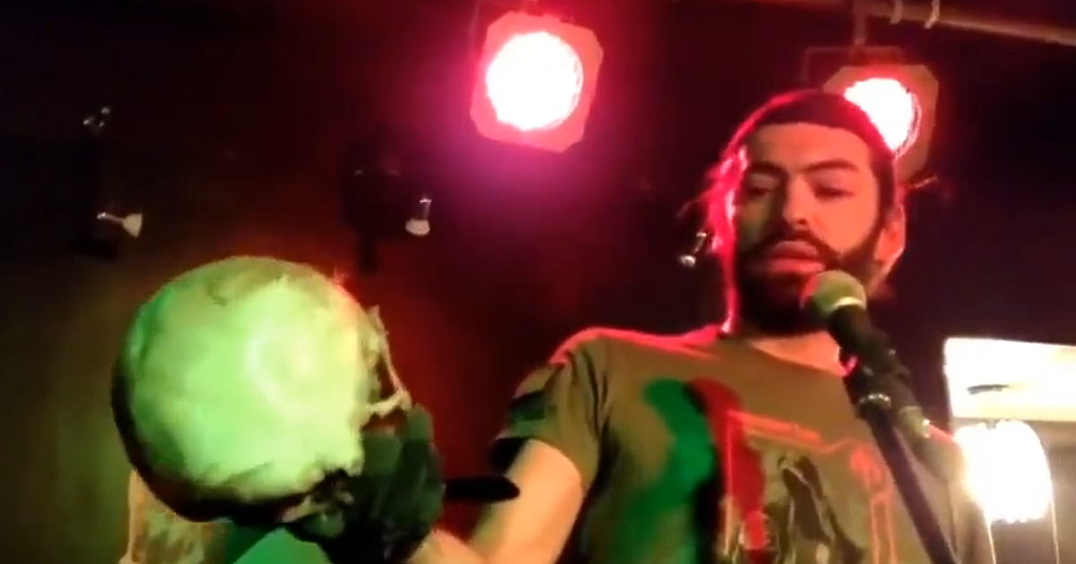 Популярният руски политтехнолог Игор Мангушев представи на сцена в Русия