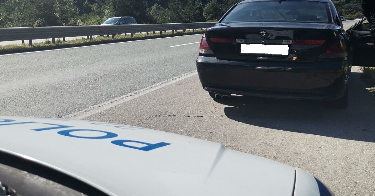 Пътни полицаи от ОДМВР София са задържали 24-годишен неправоспособен водач,