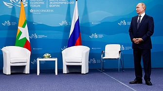 Руският президент Владимир Путин каза че западните санкции са недалновидни