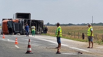 Временно е ограничено движението по автомагистрала Тракия в участъка от