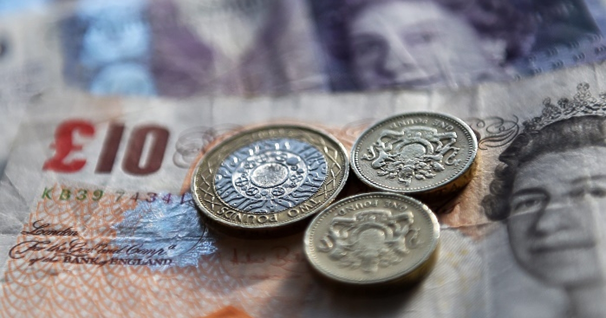 Британската национална валута - лирата, поевтиня рязко днес сутринта на