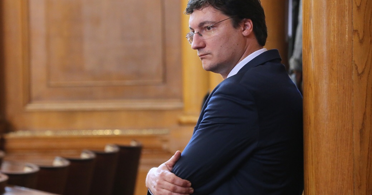 Комисия, която да разследва от шефове на агенции, през членовете