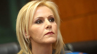 От изготвената тройна автотехническа експертиза е установено че Семерджиев е