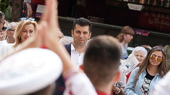 Още по високи пенсии ръст на минималната работна заплата който изпреварва