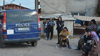 Полиция блокира гетото на Пазарджик заради търговци на гласове