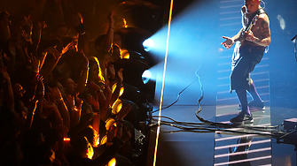 Red Hot Chili Peppers изненада с решението си да сподели песен от предстоящия