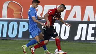 Локомотив София се наложи с 3 2 над Левски в горещо