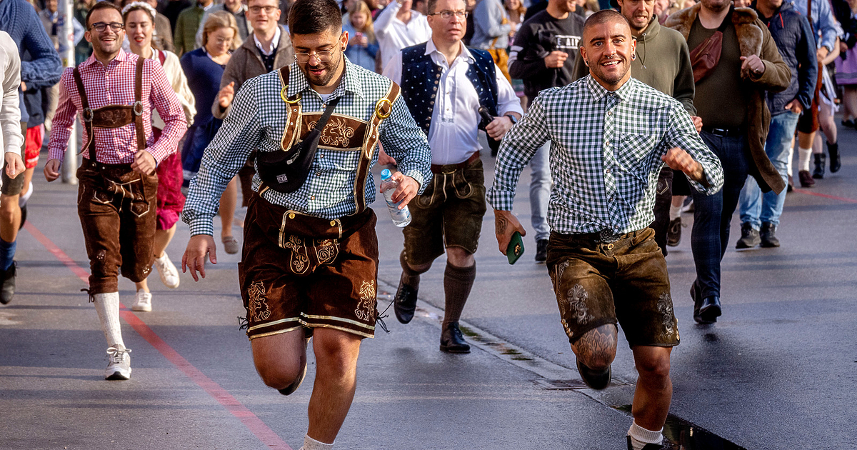 Жители и гости на Мюнхен, нетърпеливи да посетят първия Октоберфест
