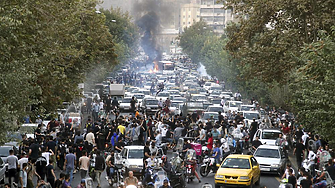 Най-малко 76 убити на протестите в Иран досега (ВИДЕО)