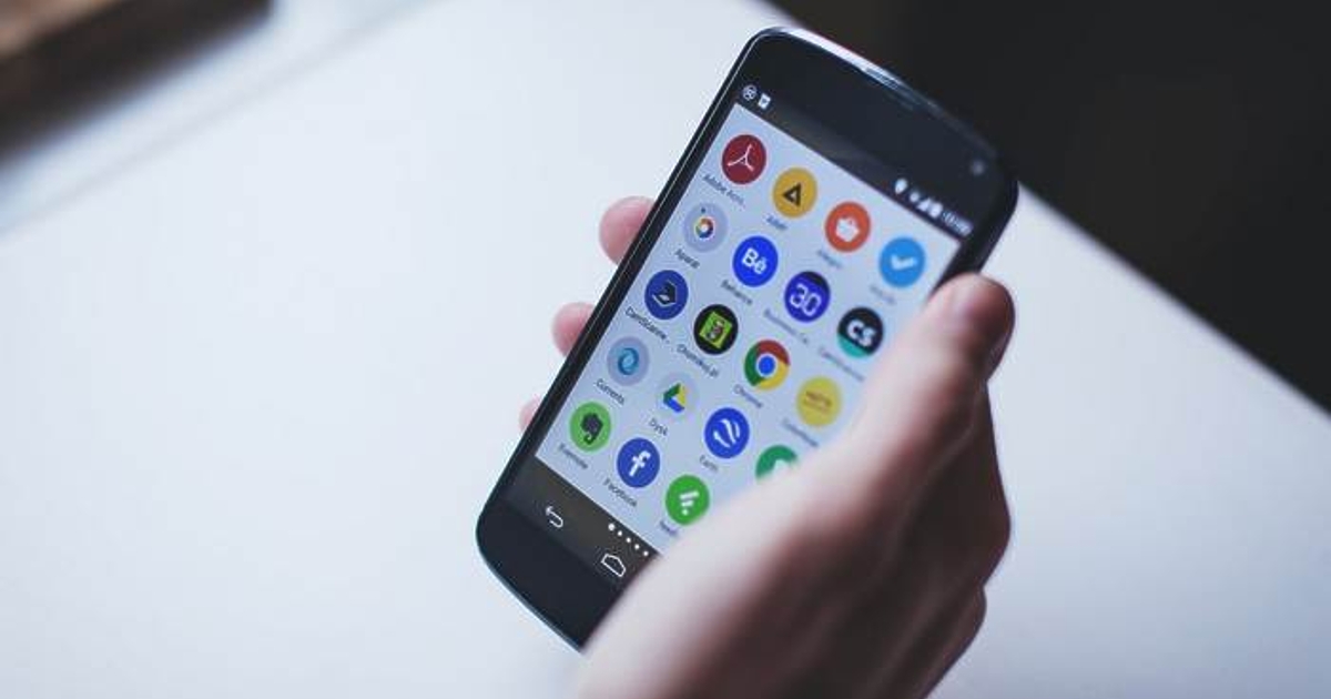 С понижение в обема на търговията и броя на изтеглените