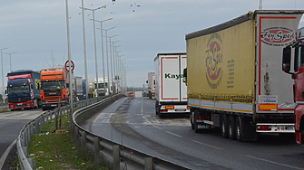 От 10 октомври Русия забранява автомобилния превоз на товари през