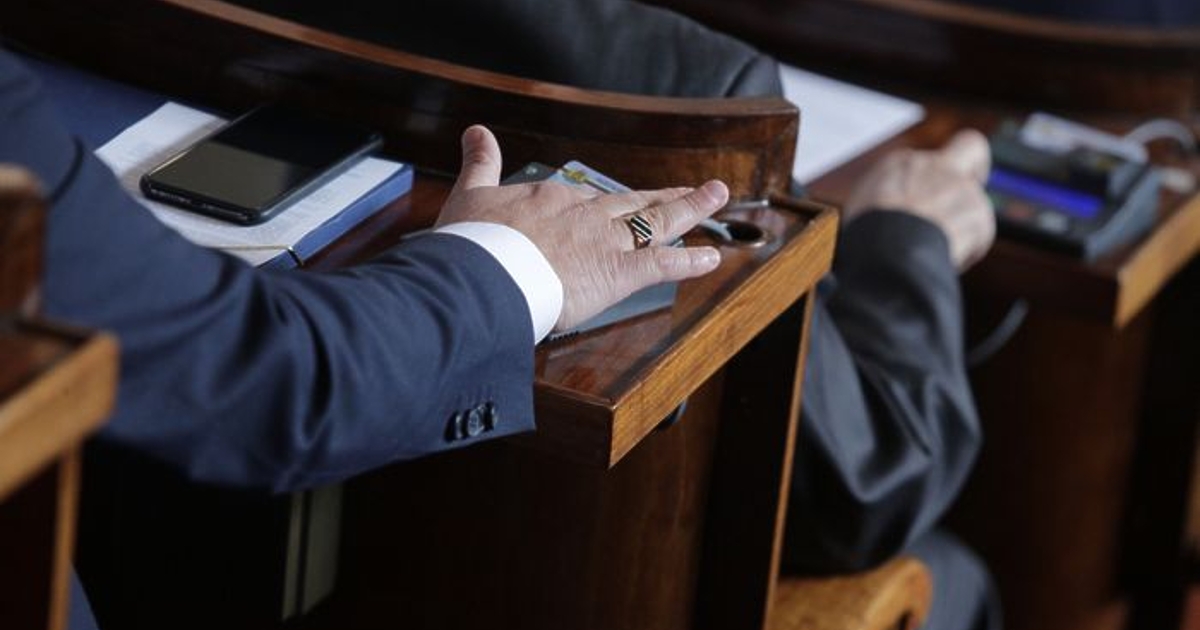 За 11 месеца партията на Кирил Петков и Асен Василев