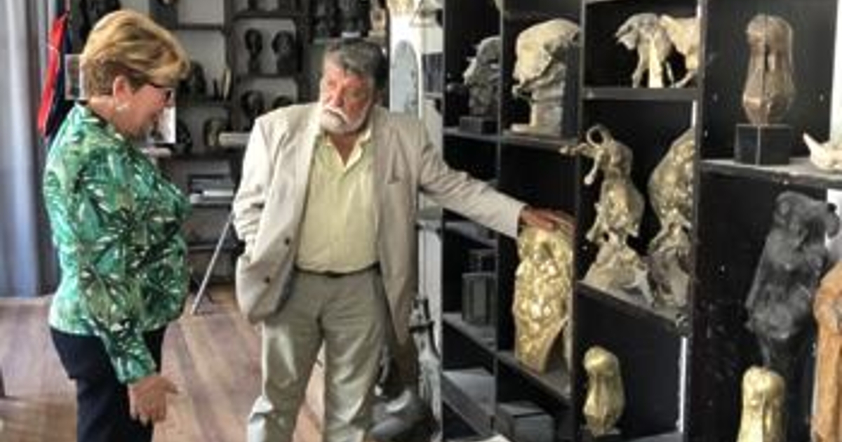 Не е работа на един български политик да се занимава