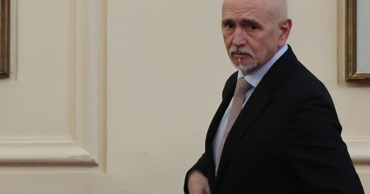 Бившият министър на транспорта Николай Събев е подал молба за