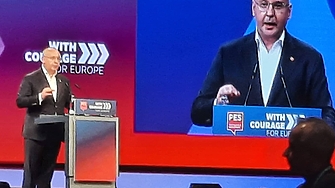 След 11 години начело на ПЕС Сергей Станишев се оттегли