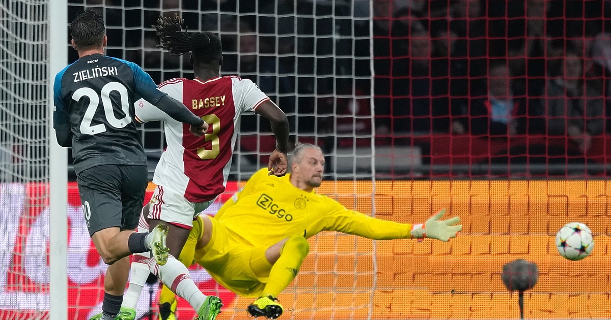 “Наполи разгроми “Аякс с 6:1 в Амстердам, така регистрира трета