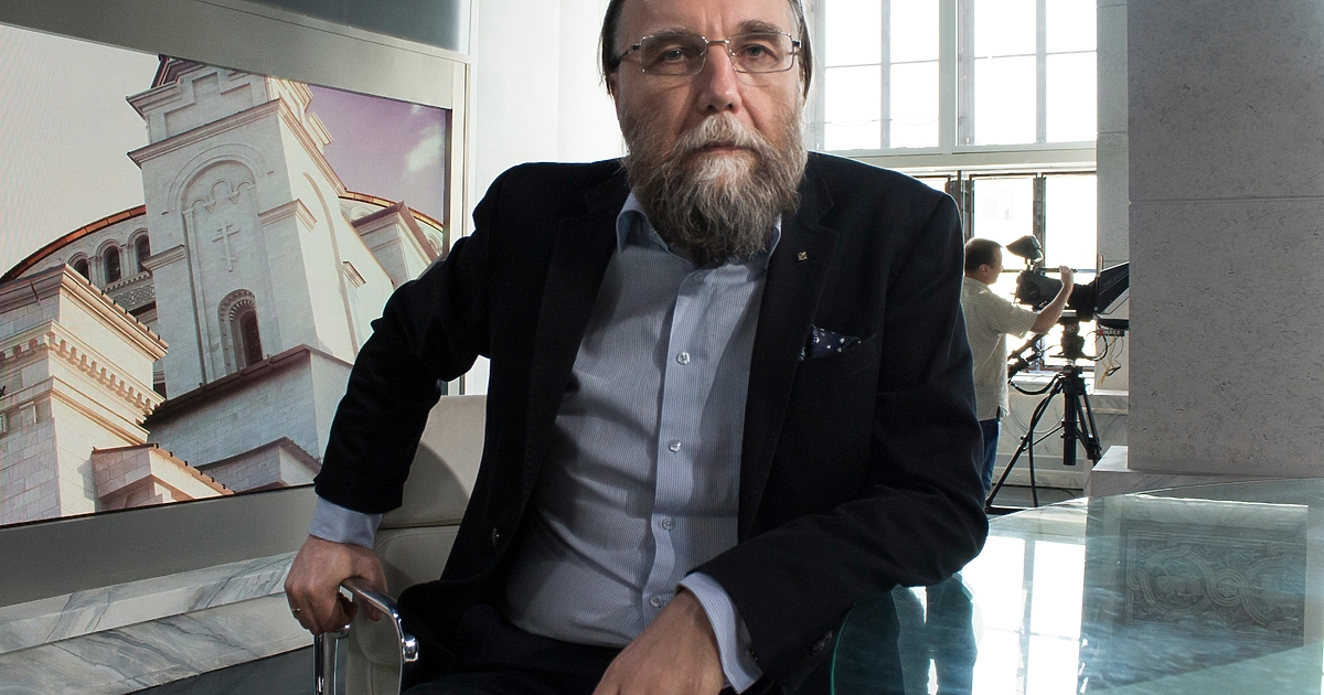 Певецът на Любе Николай Расторгуев, философът Александър Дугин и най-големият акционер в