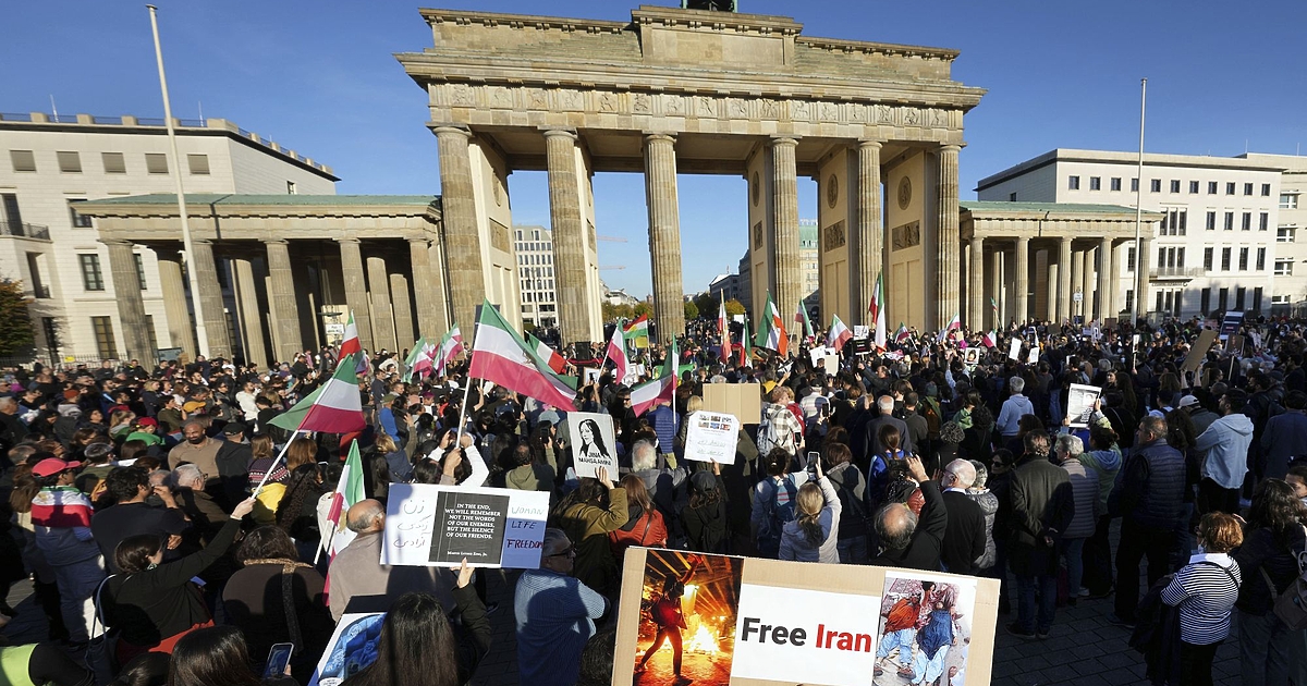 Канада забрани на 10 000 представители на иранския режим да влизат