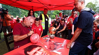Христо Стоичков потвърди участието си в Мача на мира който