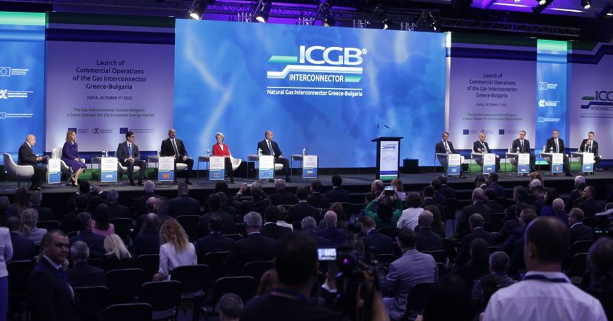 След 11 години и редица необяснени и до днес забавяния,