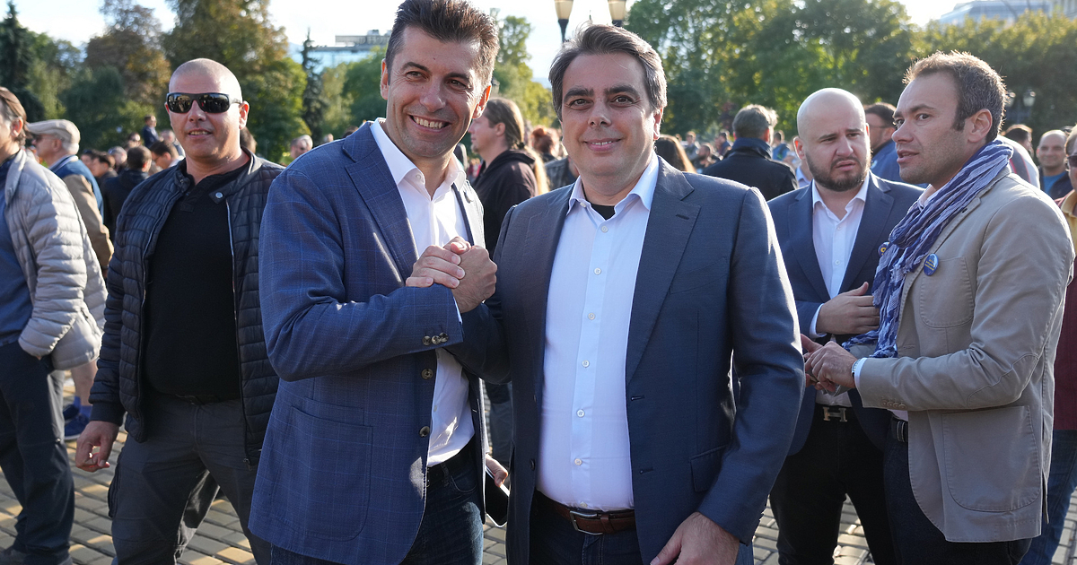 Кирил Петков и Асен Василев участваха в откровен разговор за