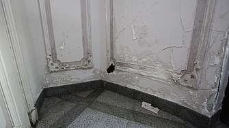 Щетите в Народния театър Иван Вазов  след вчерашната буря са за милиони