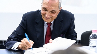 Мемоарите Свидетелства за прехода 1989 1999 г на министър председателя Иван Костов